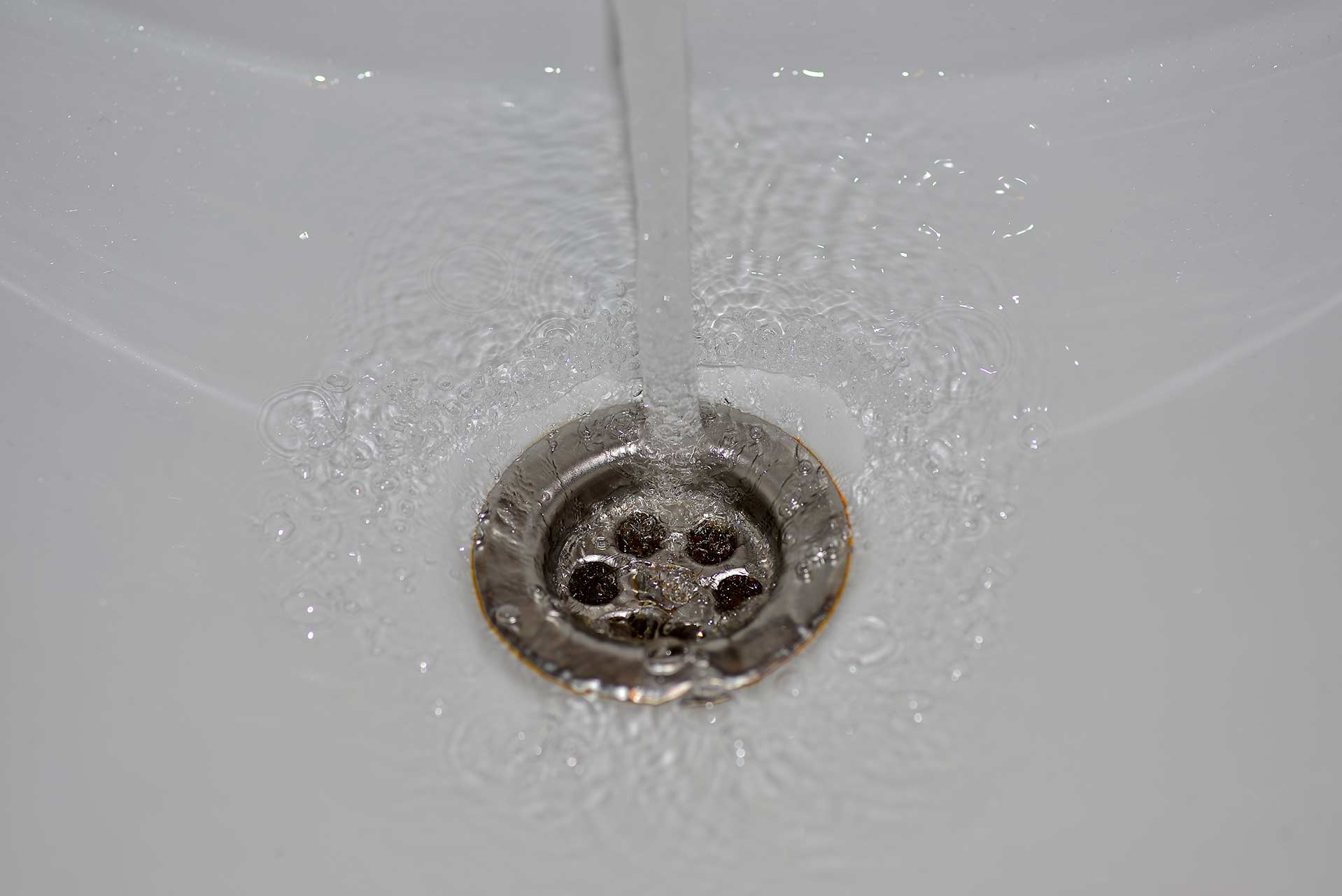 A2B Drains provides services to unblock blocked sinks and drains for properties in Sittingbourne.